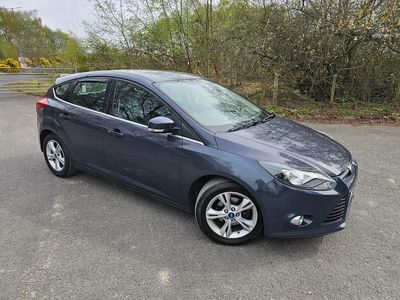 Używany Ford Focus Zetec 115 KM (84 kW) 2014 Szary Hatchback