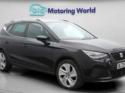 Usado Seat Arona FR Sport 110 CV (80 kW) 2023 Negro SUV