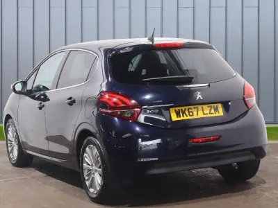 Used Peugeot 208 Allure 108 HP (79 kW) 2017 Blue Hatchback