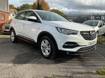Used Vauxhall Grandland X S 130 HP (95 kW) 2018 White SUV