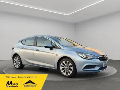Używany Vauxhall Astra Design Edition 100 KM (73 kW) 2016 Srebrny Hatchback