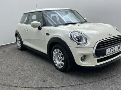 Used Mini ONE Classic 102 HP (75 kW) 2020 White Hatchback