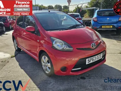 Used Toyota Aygo Style 68 HP (50 kW) 2013 Multicoloured Hatchback