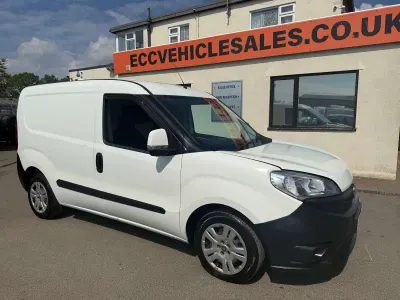 Used Fiat Doblò 95 HP (69 kW) 2018 White MPV