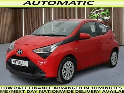 Second-hand Toyota Aygo X-play 72 CP (52 kW) 2020 Roșu Hatchback