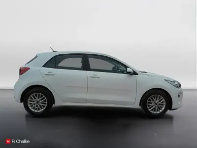 Begagnad Kia Rio 100 HK (73 kW) 2019 Vit Halvkombi