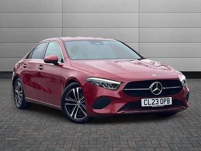 Używany Mercedes A200 Executive 161 KM (118 kW) 2023 Czerwony Sedan/Limuzyna