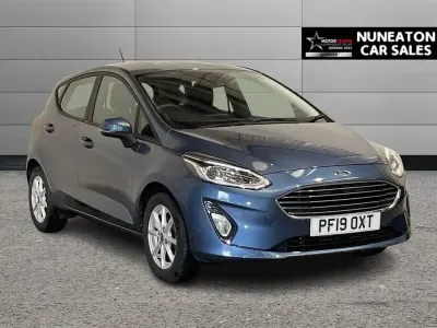 Używany Ford Fiesta Zetec 100 KM (73 kW) 2019 Niebieski Hatchback