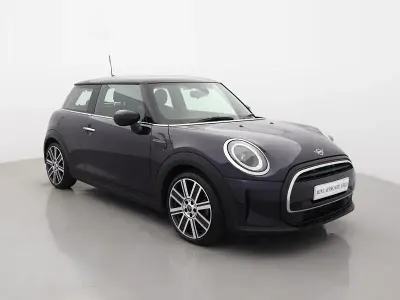 Begagnad Mini Cooper Exclusive 134 HK (98 kW) 2023 Svart Halvkombi