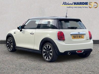 Used Mini Cooper Exclusive 134 HP (98 kW) 2019 White Hatchback