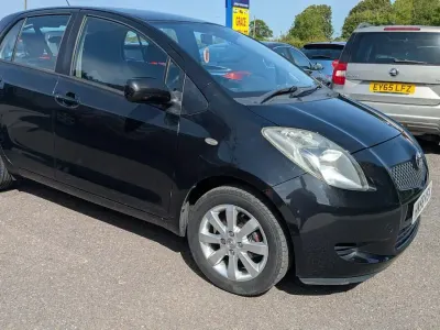 Usado Toyota Yaris 2008 Negro Utilitario
