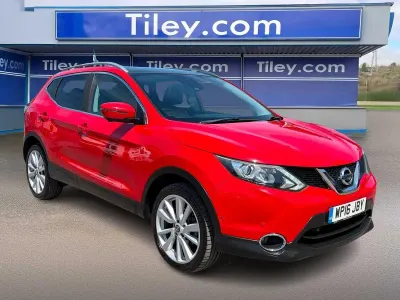 Used Nissan Qashqai S 130 HP (95 kW) 2016 Red SUV