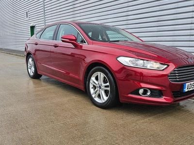 Used Ford Mondeo Titanium 150 HP (110 kW) 2015 Red Hatchback