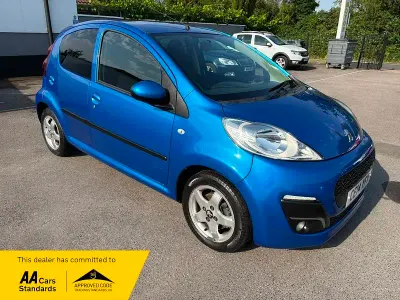 Used Peugeot 107 Allure 68 HP (50 kW) 2014 Blue Hatchback