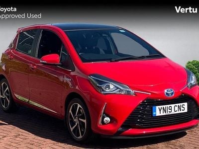 Used Toyota Yaris Hybrid 101 HP (74 kW) 2019 Red Hatchback