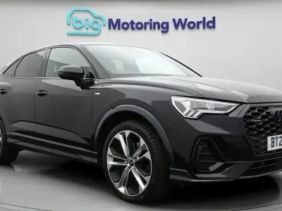 Begagnad Audi Q3 Sportback Black Edition 200 HK (147 kW) 2023 Svart SUV