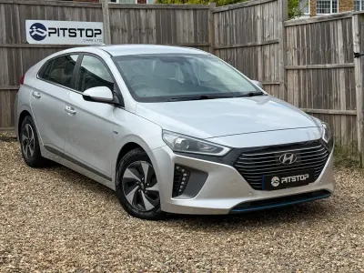 Begagnad Hyundai Ioniq Premium SE 141 HK (103 kW) 2018 Silver Halvkombi
