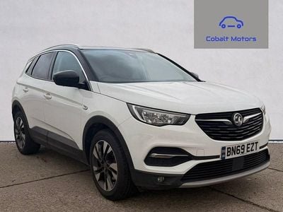 Used Vauxhall Grandland X SRi 130 HP (95 kW) 2020 White SUV