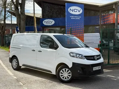 Used Vauxhall Vivaro S 100 HP (73 kW) 2022 White MPV