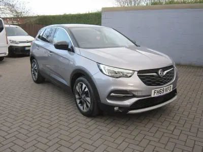 Used Vauxhall Grandland X SRi 130 HP (95 kW) 2019 Grey SUV