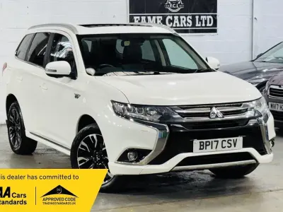 Used Mitsubishi Outlander P-HEV 2017 White Estate