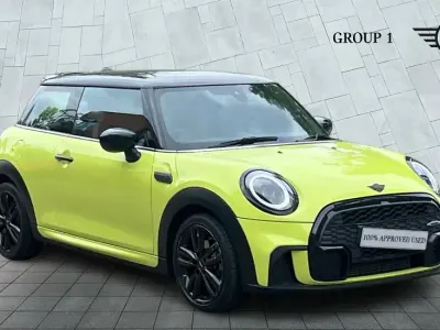Used Mini Cooper Hatch 134 HP (98 kW) 2023 Yellow Hatchback