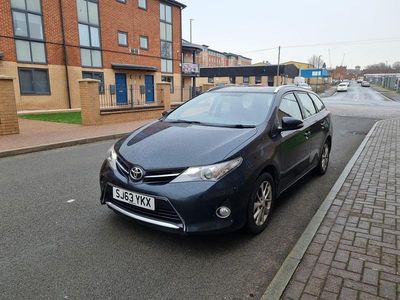 Used Toyota Auris 132 HP (97 kW) 2013 Grey Estate