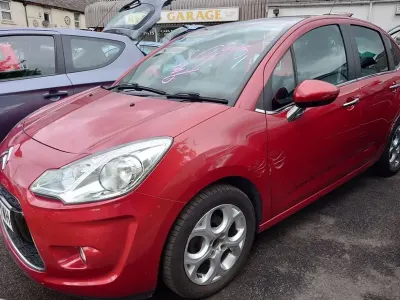 Begagnad Citroën C3 75 HK (55 kW) 2011 Röd Halvkombi