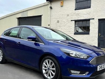 Used Ford Focus Titanium 120 HP (88 kW) 2016 Blue Hatchback