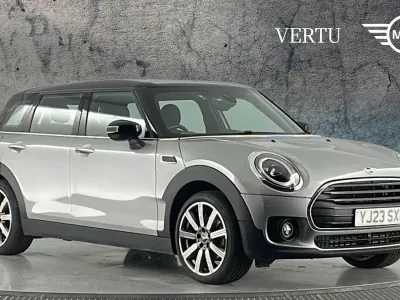 Usado Mini Cooper Clubman Exclusive 136 CV (100 kW) 2022 Plateado Familiar