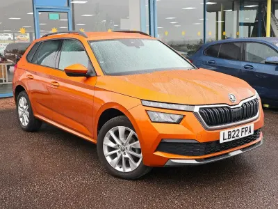 Begagnad Skoda Kamiq SE Drive 2022 Orange SUV