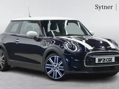 Usado Mini Cooper Exclusive 134 CV (98 kW) 2021 Negro Utilitario
