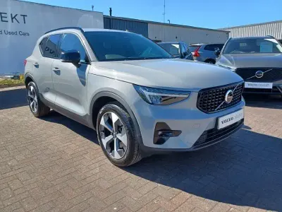 Usado Volvo XC40 Plus 2025 Cinzento SUV