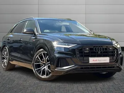 Used Audi Q8 Comfort 282 HP (207 kW) 2023 Mythos black SUV
