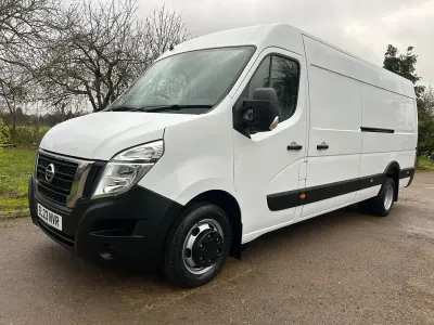 Used Nissan Interstar Acenta 130 HP (95 kW) 2023 White Van