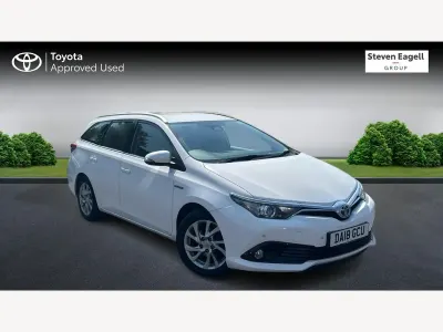 Used Toyota Auris Hybrid