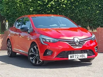 Used Renault Clio Techno 90 HP (66 kW) 2022 Red Hatchback