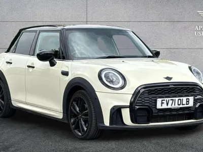Usado Mini Cooper Hatch 136 CV (100 kW) 2021 Blanco Utilitario
