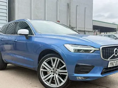 Usado Volvo XC60 R-Design Pro 235 HP (172 kW) 2018 Azul SUV