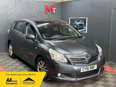 Used Toyota Verso 126 HP (92 kW) 2011 Grey MPV
