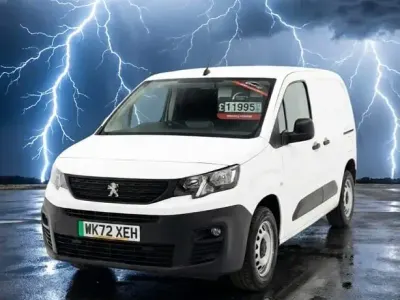 Second-hand Peugeot Partner 2022 Alb Monovolum