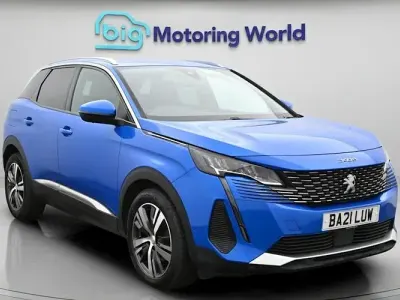 Używany Peugeot 3008 Allure Premium 131 KM (96 kW) 2021 Niebieski SUV