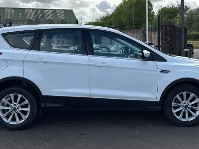 Usado Ford Kuga Titanium 150 CV (110 kW) 2015 Blanco SUV