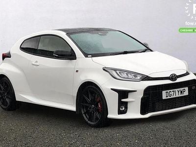 Used Toyota Yaris 261 HP (191 kW) 2021 White Hatchback