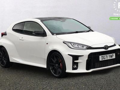 Usado Toyota Yaris 272 HP (200 kW) 2021 Branco Citadino