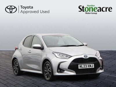 Silver Used 2023 Toyota Yaris Hybrid Design Hatchback | £17,000 (Good price)