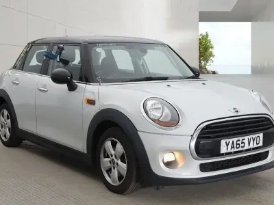 Usado Mini Cooper Hatch 2016 Plateado Utilitario