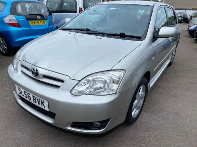 Gebraucht Toyota Corolla 110 PS (80 kW) 2006 Silber Kleinwagen