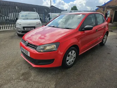 Begagnad VW Polo S 70 HK (51 kW) 2011 Röd Halvkombi