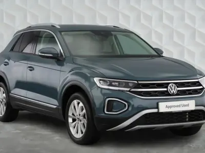 Usado VW T-Roc Style 150 HP (110 kW) 2024 Azul SUV